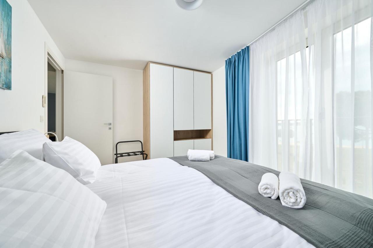 Royal Blue Apartment *